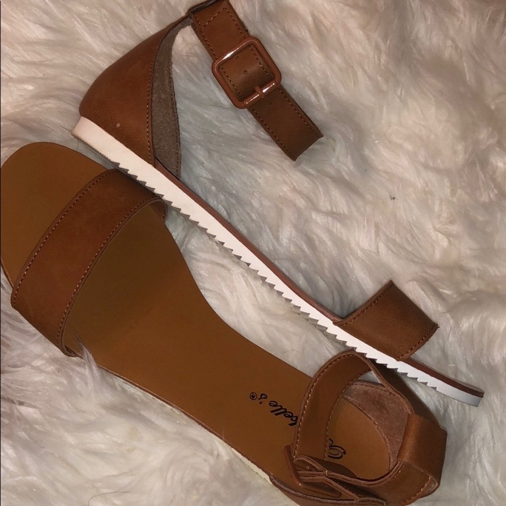 Breckelles Sandals